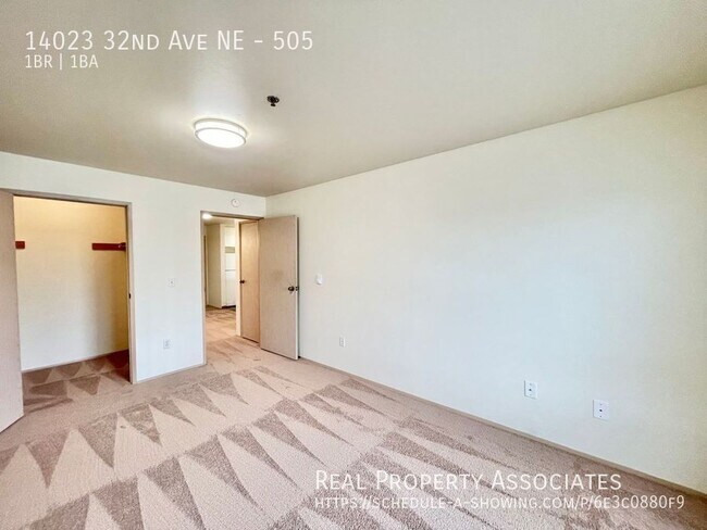 Building Photo - 14023 32nd Ave NE
