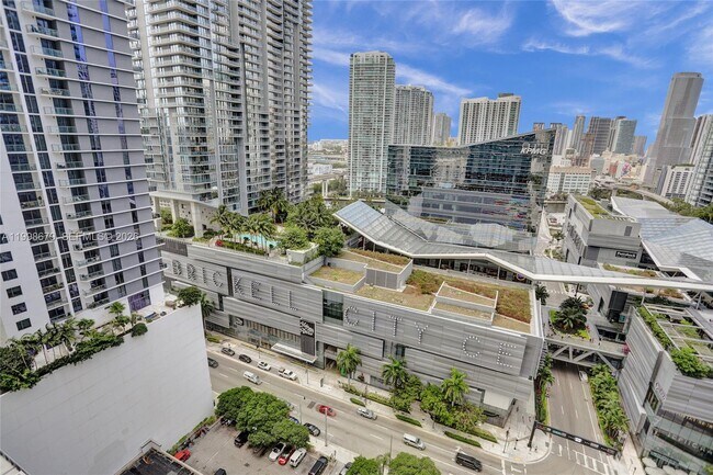 Building Photo - 45 SW 9th St