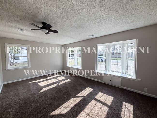 Building Photo - 509 Lake Park Ave