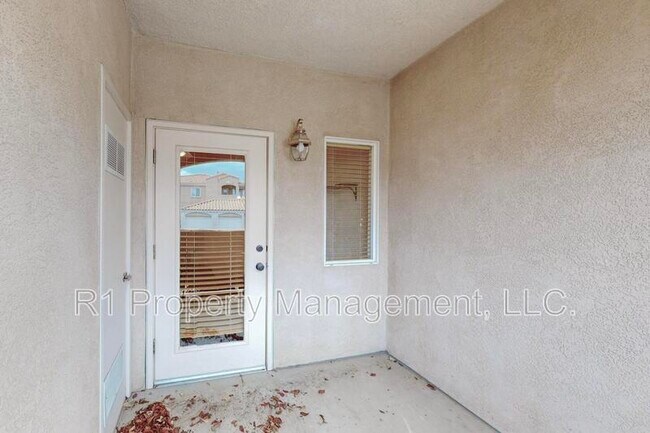 Building Photo - 6800 Vista Del Norte Dr NE