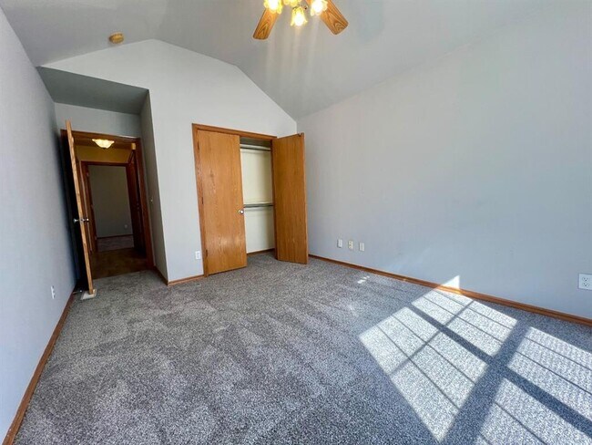 Building Photo - 2909 SE 96th St