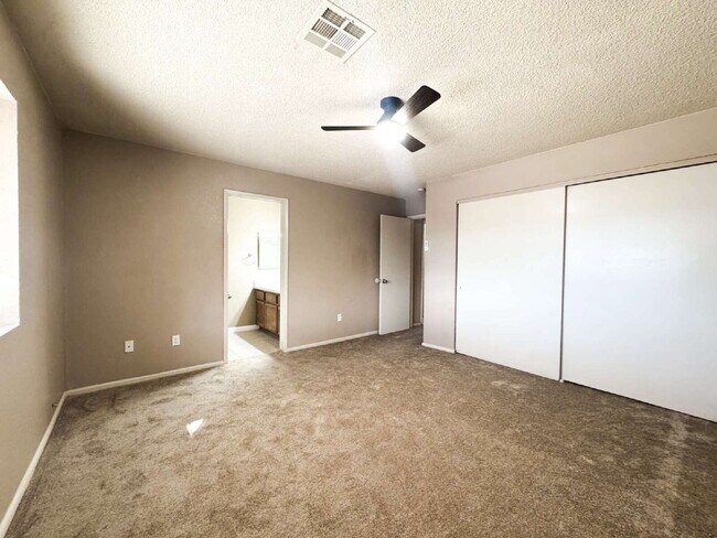 Building Photo - "Newly Renovated 4-Bedroom, 2 Bathroom Home in Yuma!"