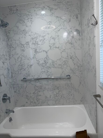 Building Photo - 500 Merritt Ave