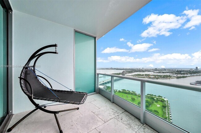 Building Photo - 900 Biscayne Blvd