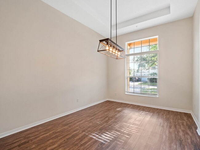 Building Photo - Spacious 4-Bedroom Pool Home with 3 Full B...