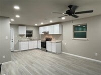 Building Photo - 2122 Lee Rd