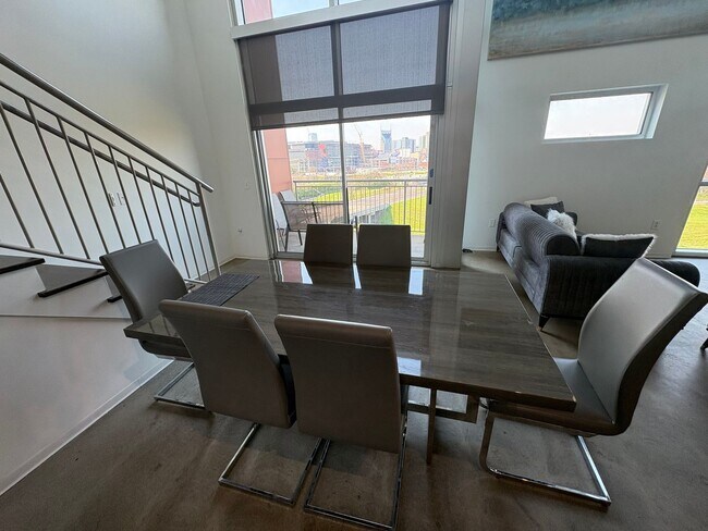 Building Photo - Oversized Loft With Downtown Views