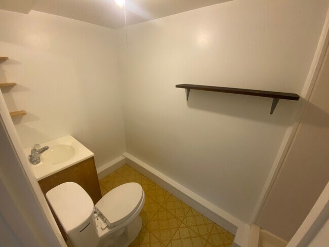 Building Photo - PRICE REDUCTION! A spacious three bedroom/...