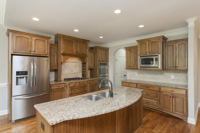 Building Photo - 7002 Brindle Ridge Way