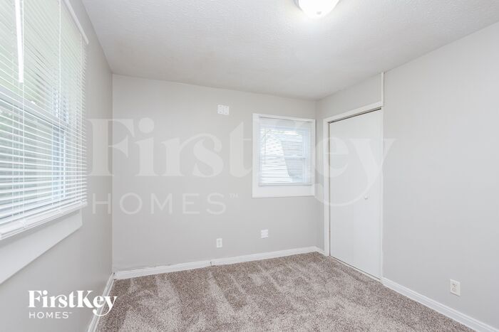 Building Photo - 4905 Barlow Dr
