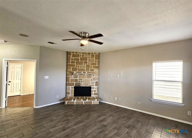 Building Photo - 316 Julian Point