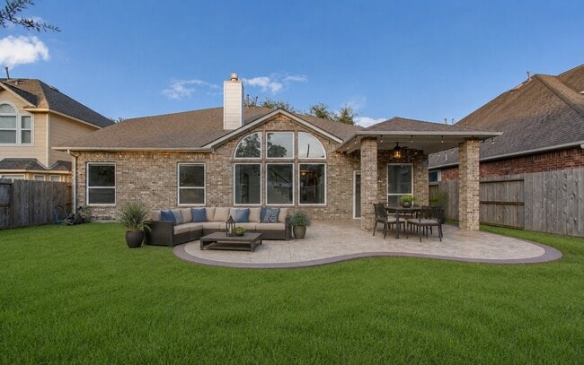 Building Photo - 302 Trillium Dr