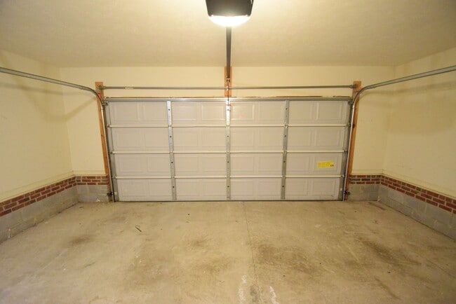Building Photo - 127 Bluewater Drive