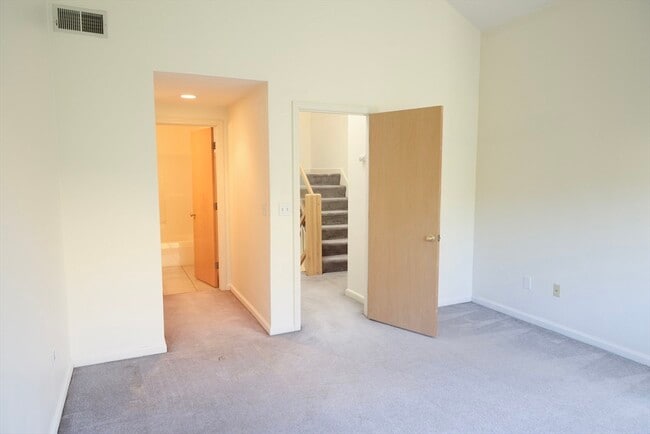 Building Photo - 145 Captain Eames Cir