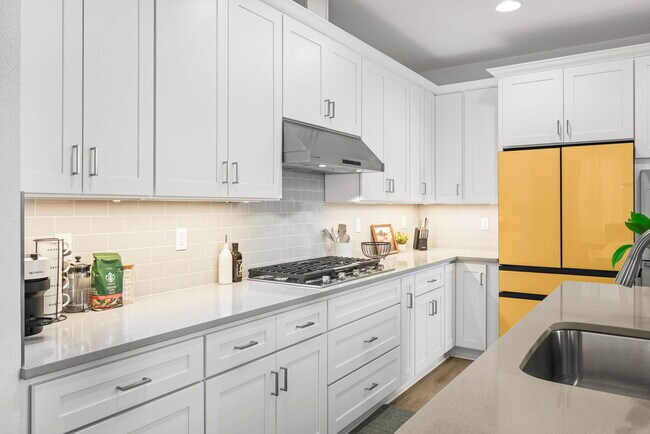 Building Photo - 5891 SW 67th Pl