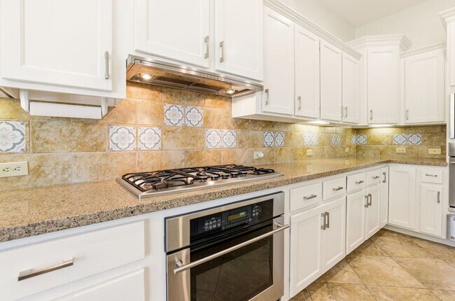 Building Photo - Encanterra Golf Community