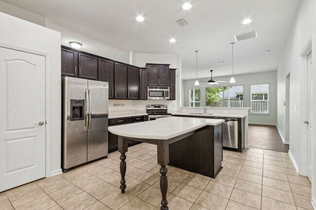 Building Photo - Charming 3-Bedroom Home in The Hideaway – ...
