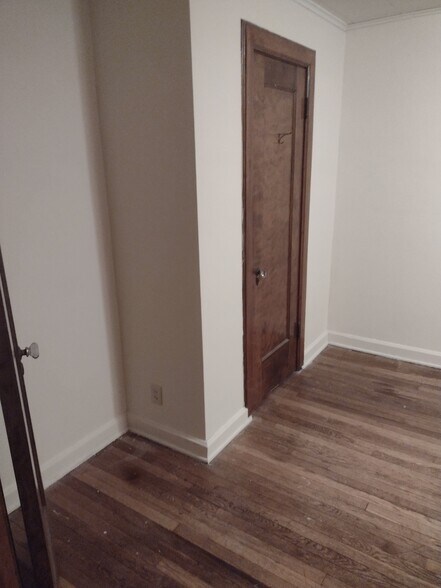 Building Photo - 875 Sheridan Avenue