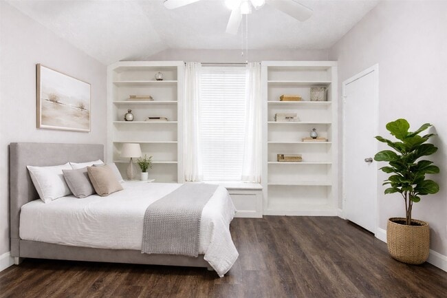 Building Photo - 8518 Pool Creek Dr