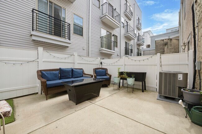 Building Photo - 813 N 15th St