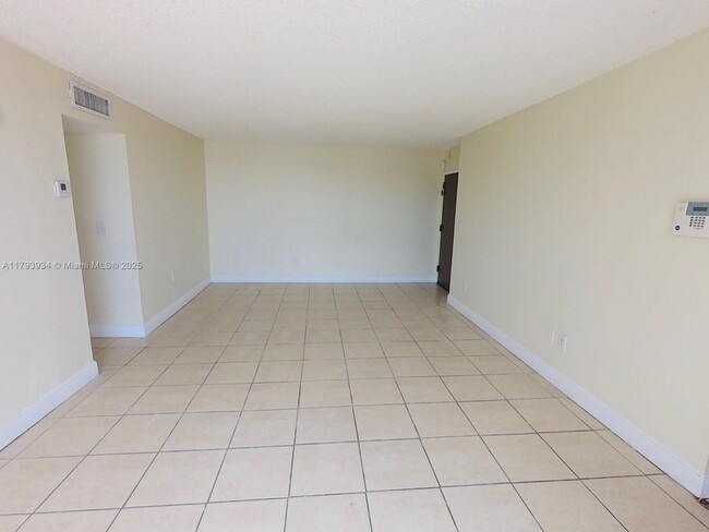 Building Photo - 488 NW 165th St