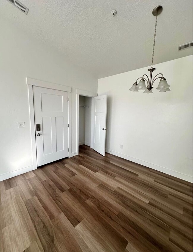 Building Photo - ? For Rent: Beautiful 3-Bedroom, 2-Bathroom Home ?