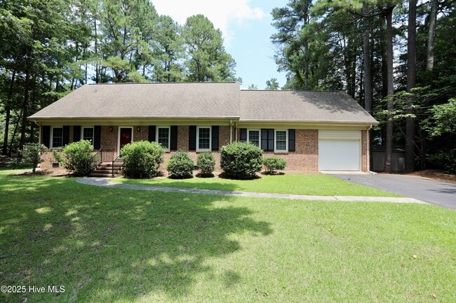 Building Photo - 202 Haldane Dr