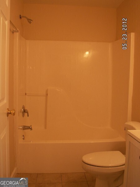 Building Photo - 7400 Courtyard Dr