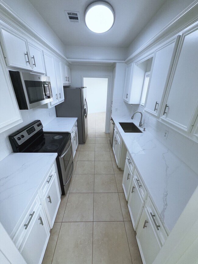 Building Photo - 11854 Taylorcrest Rd