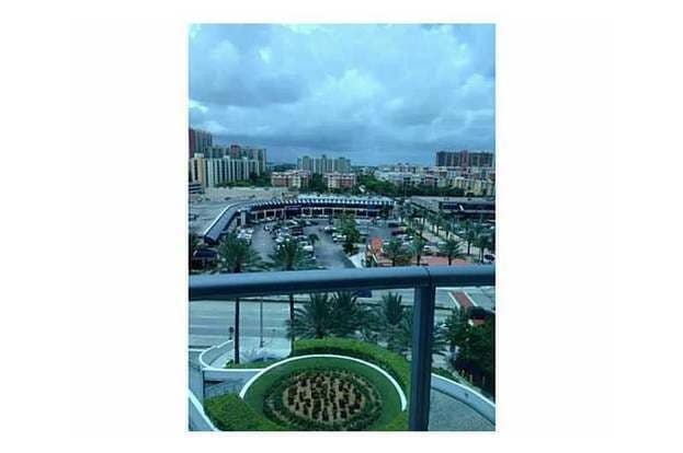 Building Photo - 17001 Collins Ave