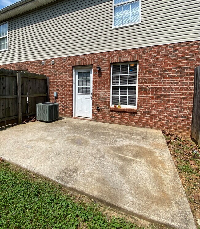 Building Photo - 541B PATRIOT PARK CT, CLARKSVILLE, TN 37042