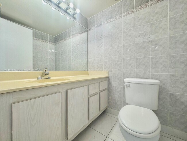 Building Photo - 3800 S Ocean Dr