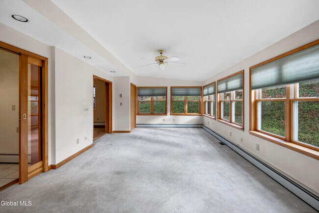 Building Photo - 167 Wood Dale Dr