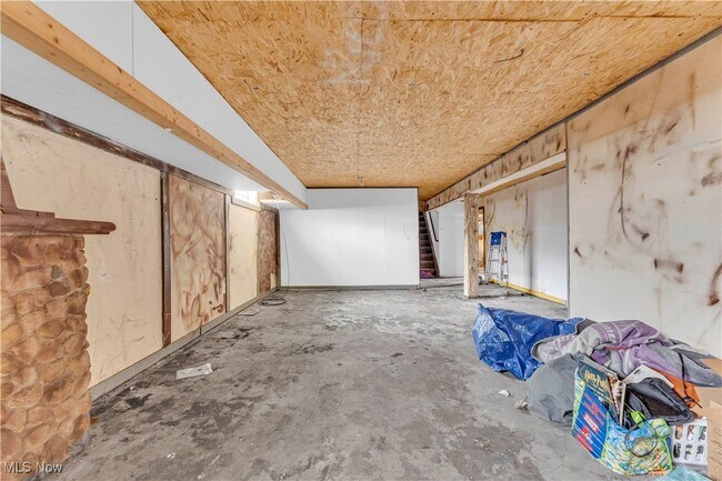 Building Photo - 5910 Laverne Ave