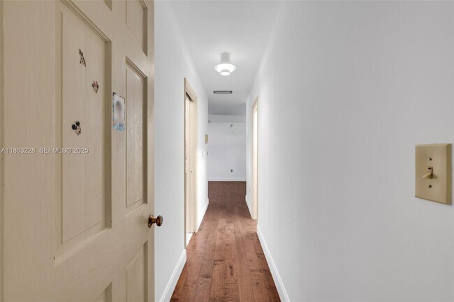 Building Photo - 7210 W Troon Cir