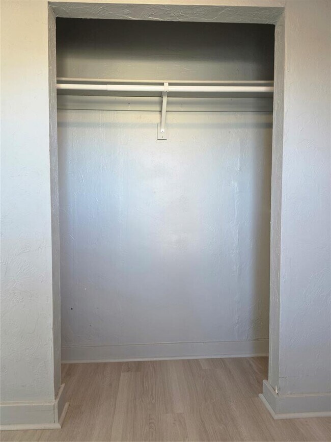 Building Photo - 1725 NW 18th St