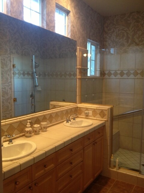 Building Photo - Coming Soon! Fantastic Former Model Home i...