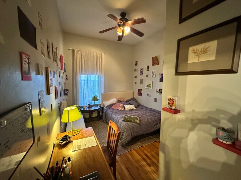 Building Photo - 135 Hillside St