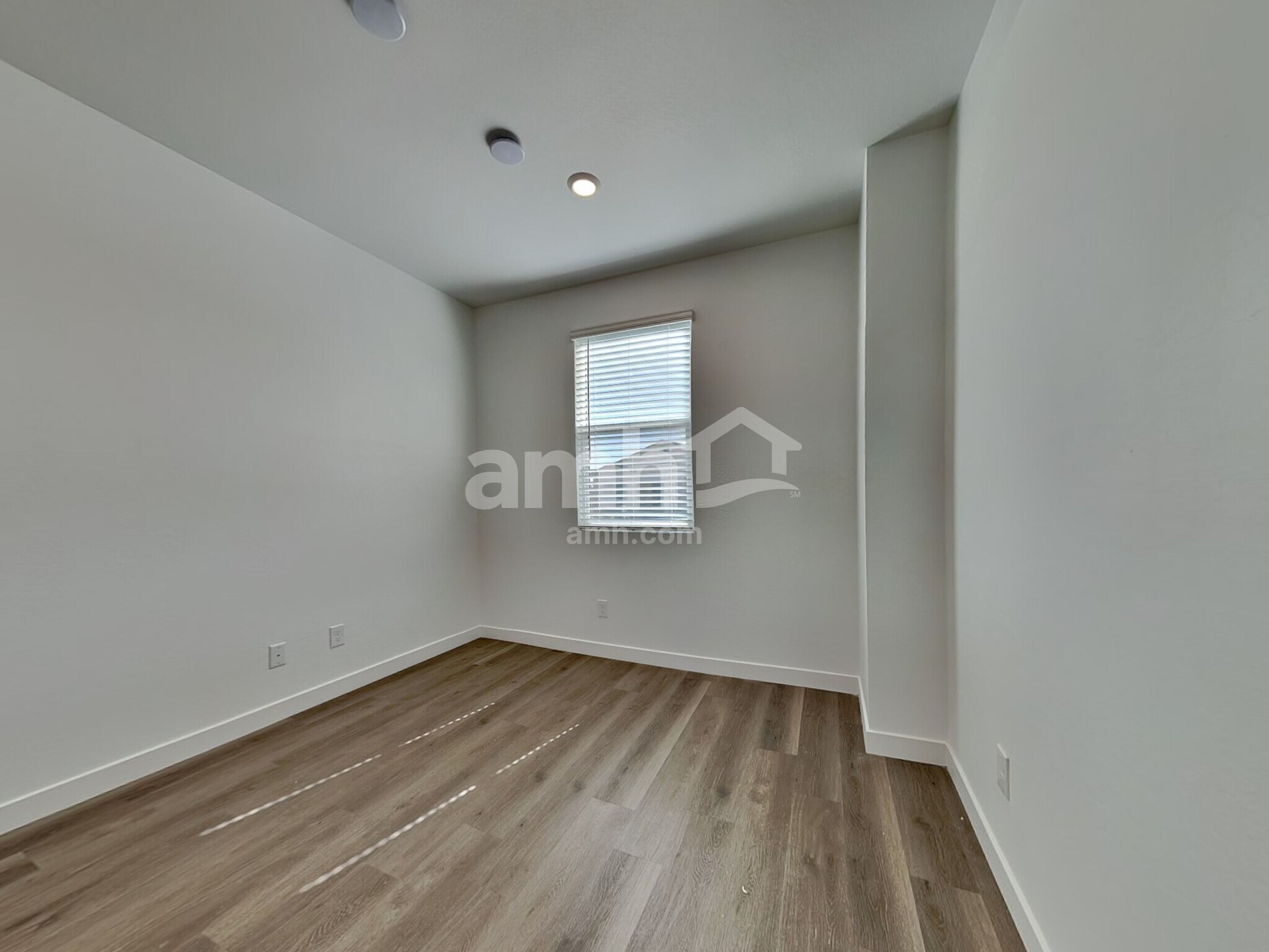 Building Photo - 20177 W Thomas Rd