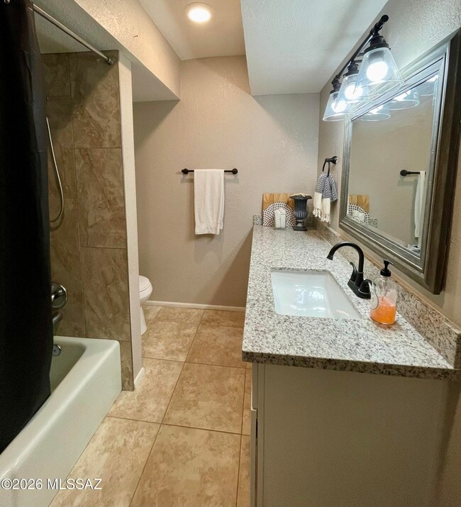 Building Photo - 2434 N Shade Tree Cir