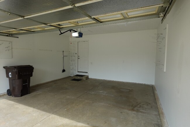 Building Photo - 2211 W Jubilee Ln