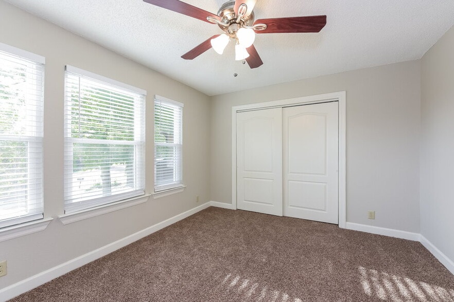 Building Photo - 2937 Chapelwood Dr