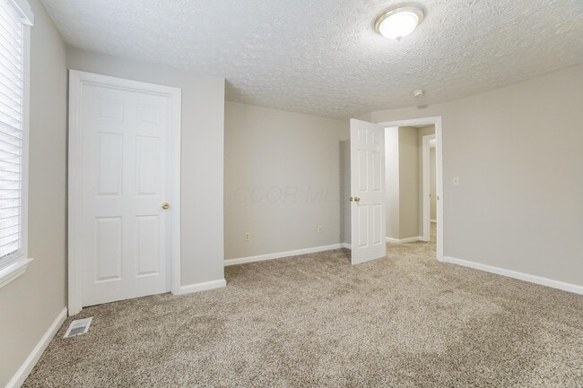 Building Photo - 6976 Endsleigh Dr