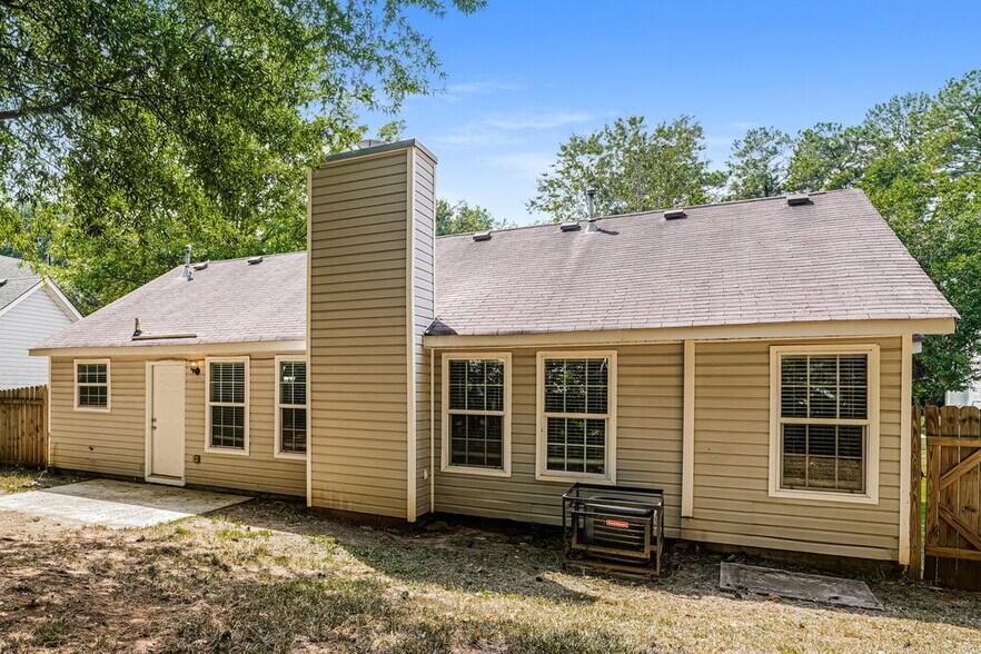 Building Photo - 2404 Rambling Way