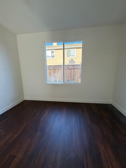 Building Photo - 8922 Del Rio Cir