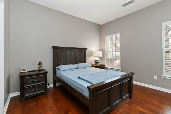 Building Photo - Beautiful Home just minutes from Mountain Island lake