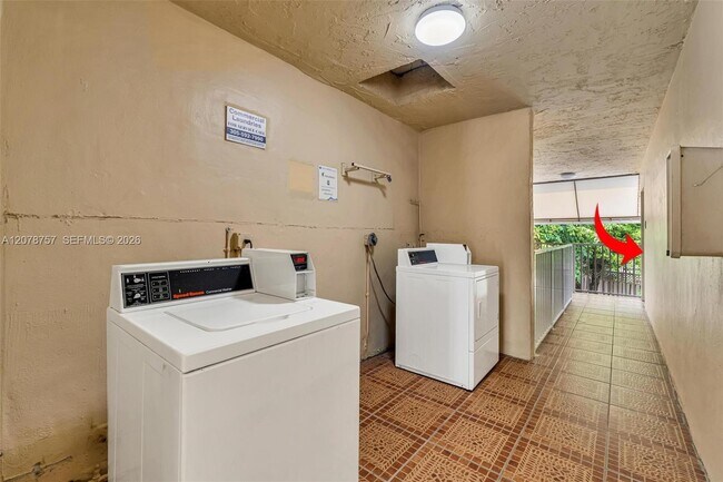 Building Photo - 4140 NW 79th Ave