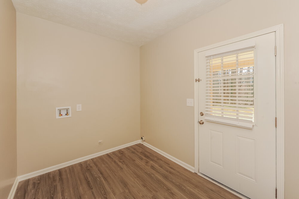 Building Photo - 3325 Shady Cove Rd