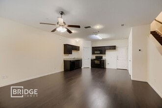Building Photo - 1317 Lakecrest Ln