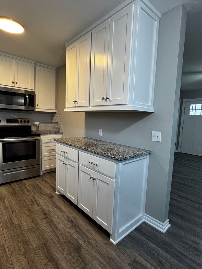 Building Photo - 110 K St